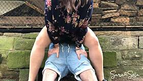 버려진 헛간에서 격렬 야외 섹스 박아대