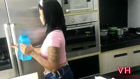 empregada novinha chupando minha rola gostoso?