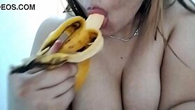Curvy Filipina's playful banana delight