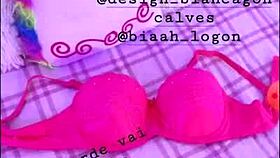 Na Rua Gostosa Bate Uma Em Público Em Live Do Instagram Com Peitos De Fora Buzinaram Ao Ver