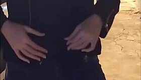 Na Rua Gostosa Bate Uma Em Público Em Live Do Instagram Com Peitos De Fora Buzinaram Ao Ver