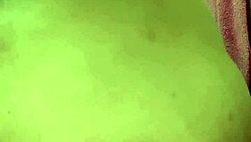 Slut widens big ass with bottle for bold fun 😈