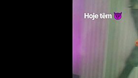 Na Rua Gostosa Bate Uma Em Público Em Live Do Instagram Com Peitos De Fora Buzinaram Ao Ver