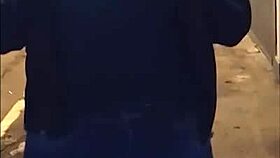 Na Rua Gostosa Bate Uma Em Público Em Live Do Instagram Com Peitos De Fora Buzinaram Ao Ver