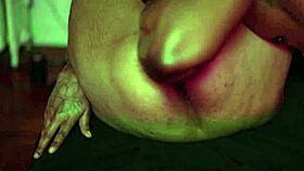 i massage her big clit