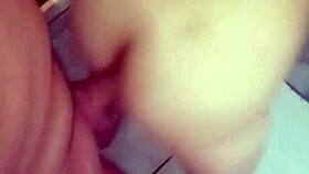 Novinha fazendo anal no banheiro - gaucholuiz e santinha safadinha