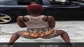 big booty girls have fun clapping and grabbing asses