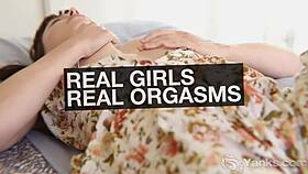 dude, yanks ophelia rose totally bangs her vibrator like a pro!