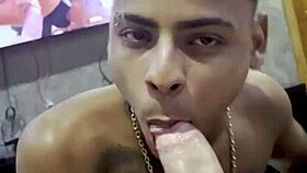 mamando meu amigo dotado em narrativa gay