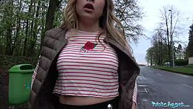 эта русская красотка любит секс на улице?