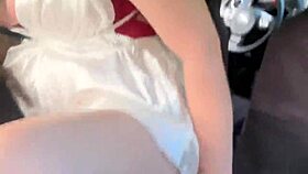 Pinay so horny she fucks in the car outdoors!