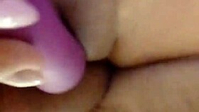 Vecina Caliente Llama Cuando Esposo No Esta Busca Mas en Juanlatino4