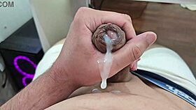 Novinho Dotado Shows Off in Homemade Clip with Brazilian Flair and Cute Amateur Style