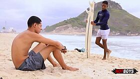 Surfer from Zona Sul gets fucked