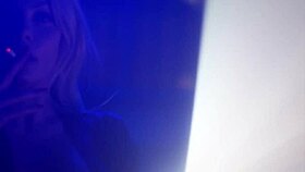 Twinlike blondes Riley and Elsa have intense threesome 😍