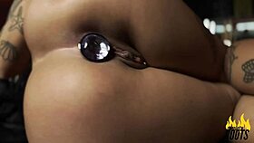 aquele strip gostoso pra voc� amor caroleta roots com tattoo e big ass