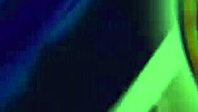 skin tight leggings highlight cameltoe and bubble butt