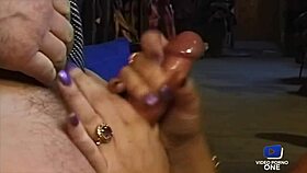 Elodie Chérie Belle Brune Rebelle Baisée Dans La Remise