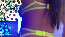 Kinky slut Nicole Sage enjoys quickie with wet hole pounding and fingering