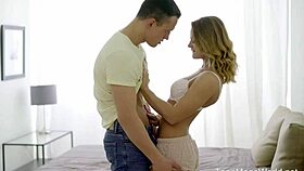 Janny Manson, do you see how lovers make hard sex after work?