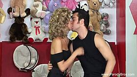 Виждал ли си Sandy да чука Danny в този класически пародия на Grease?