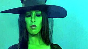 Just Chillin’ with Kinky Midget Parody Wizard Sex Scene