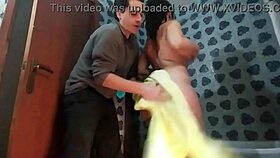 Падчерица застукала за дрочкой, дала минет