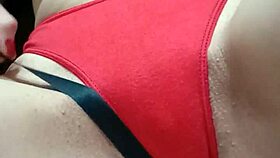 Estaba jugando con cinta y ups, something naughty slipped out down there