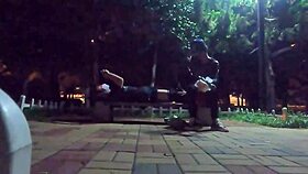 Fui fazer uma corrida no parque acabei encontrando um muleque pauzudo e fudemos na pracinha