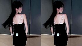 Watch this cute Chinese girl DANCE and SEDUCE before getting wild!