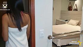 18-Year-Old Peruvian Teen Alone At Home Gives Pussy To Deliverer Alex Lima's Big Cock