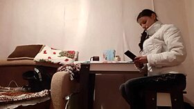 She trades cunnilingus for an iphone in a lesbian homemade video