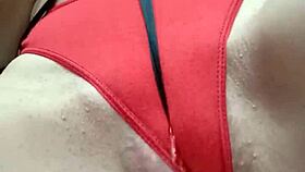 Estaba jugando con cinta y ups, something naughty slipped out down there