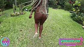 Homemade Wifebucket Clip: Step Sister Rubs Pussy While Sunbathing