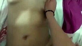 la vecina me invita a coger cuando su esposo no esta en casa coge muy rico.