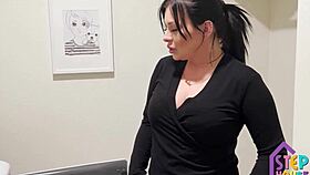 Hot Stepmom London Rose Stuck in Washer for Kinky Play