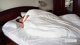 hey, this amateur couple’s morning romp is just too steamy!