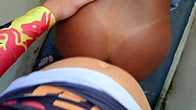 adoro quando vejo minha sobrinha de calça apertada já como ela ali na rua mesmo