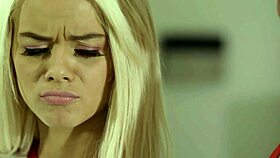 petite babe, you gonna eat out that gorgeous milf?