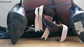 mexican girl masturbates in pink heels