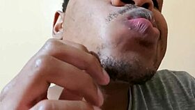 Arab guy pisses in public