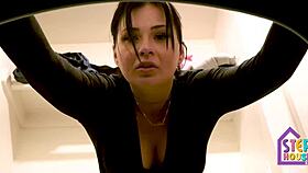 Hot Stepmom London Rose Stuck in Washer for Kinky Play