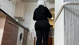 Is The Old Stepmom's Wide Hips Aroused For Homemade Anal Assfucking?