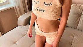 stepfather teaches stepdaughter to fuck right, don’t embarrass yourself! - russian amateur chat. 😅