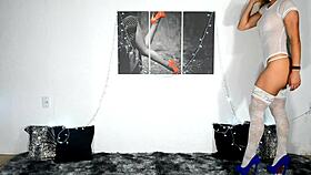 PROVANDO MEIAS SENSUAIS WITH BIG COCK BLOWJOB!