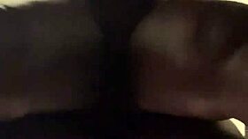 18+ pige tager stor sort pik