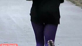 Jeny smith flashing in pantyhose?