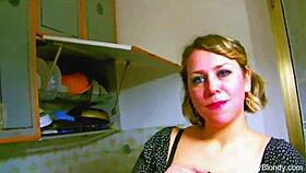 レトロイタリアンハウスワイフがキッチンで熱いフェラ