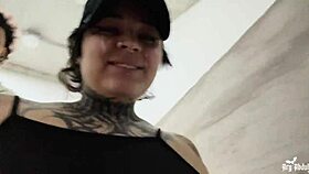 Puta Pierde Reto Y Hace Cumwalk En La Calle