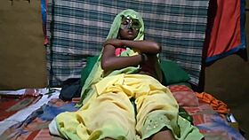 Bhabhi Takes Sex in Her Pussy!